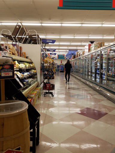 Supermarket «Weis Markets», reviews and photos, 123 Village Center Dr, Hawley, PA 18428, USA