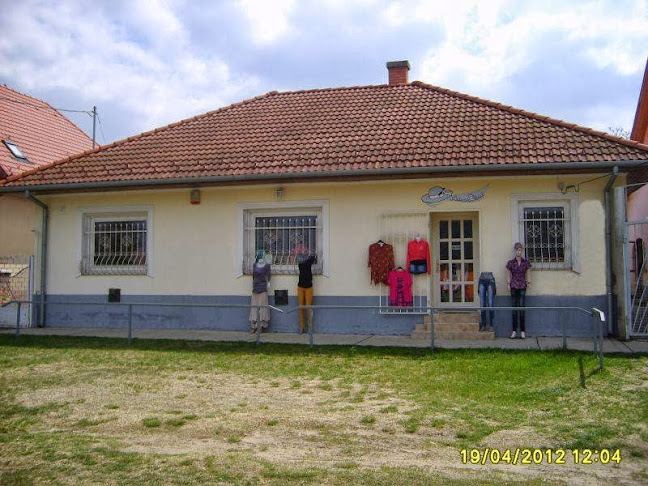 Klara Divat üzletház - Kerekegyháza