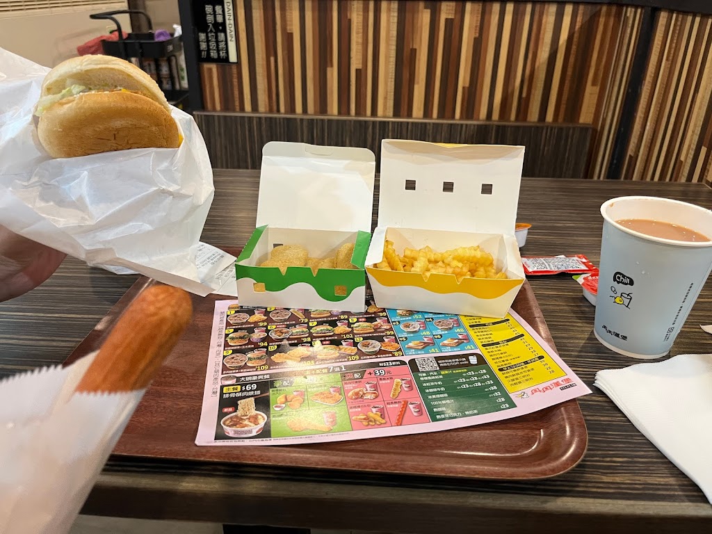 丹丹漢堡 安平店 的照片