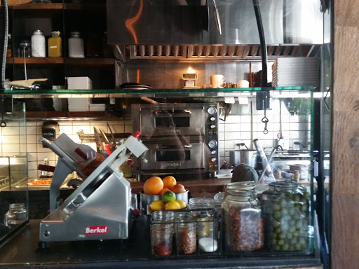 Wine Bar «Venice Beach Wines», reviews and photos, 529 Rose Ave, Venice, CA 90291, USA