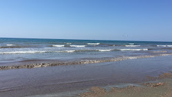 Photo de Akdeniz Beach - endroit populaire parmi les connaisseurs de la détente