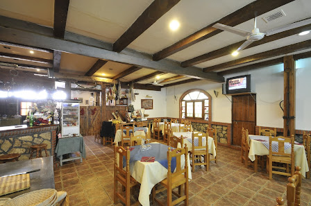 Restaurante Asador Casa Parri C. Real, 19, 19463 Poveda de la Sierra, Guadalajara, España