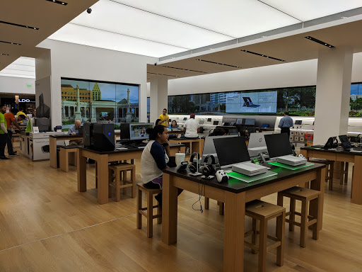 Computer Store «Microsoft Store», reviews and photos, 5015 Westheimer Rd A2421, Houston, TX 77056, USA
