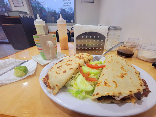 El Faro Cafe-Restaurante