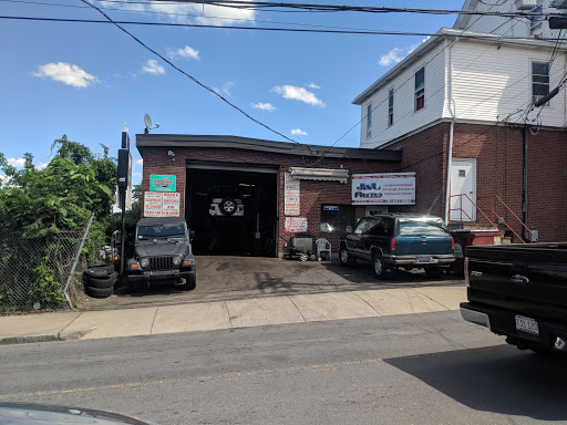 Auto Repair Shop «J & L Auto», reviews and photos, 230 Newton St #11, Waltham, MA 02453, USA
