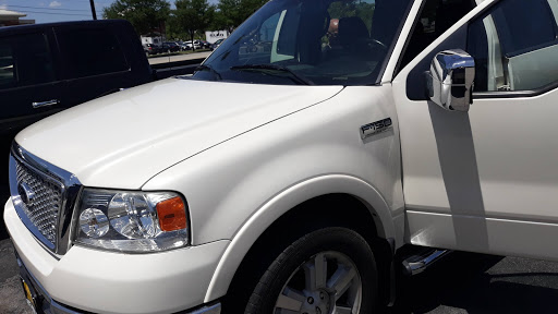 Car Wash «Credit Approval Auto Group Inc», reviews and photos, 639 N Independence Blvd, Romeoville, IL 60446, USA