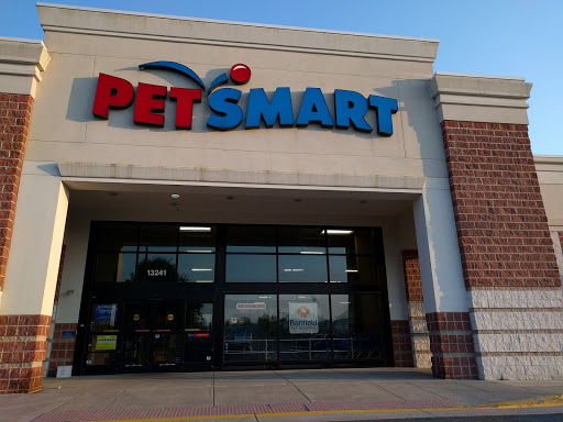 PetSmart, 13241 Gateway Center Dr, Gainesville, VA 20155, USA, 