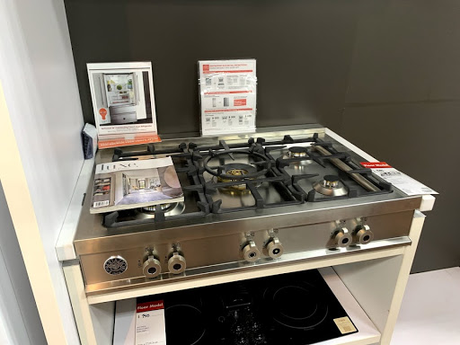 Appliance Store «Sara Appliance & Electronics», reviews and photos, 10516 Katy Fwy E, Houston, TX 77043, USA