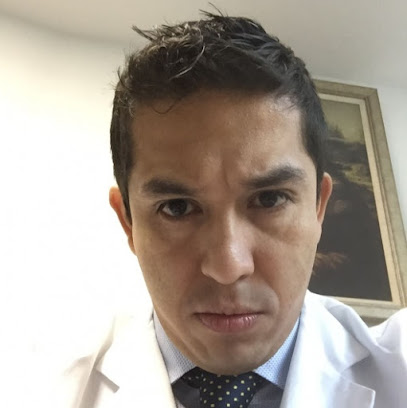Dr. Juan Arturo Hernández Gámez, Cirujano oncólogo