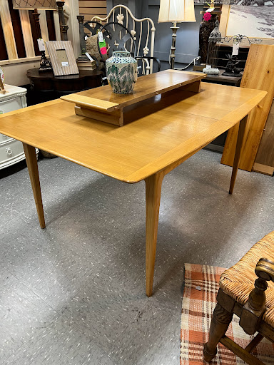 Furniture Store «Church Ladies Furniture Consignment», reviews and photos, 3570 Buford Hwy #204, Duluth, GA 30096, USA