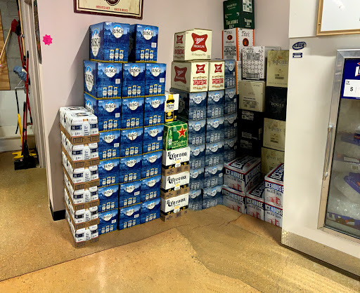 Liquor Store «Esplanade Wine & Spirits», reviews and photos, 2948 W Euclid Ave, Arlington Heights, IL 60005, USA