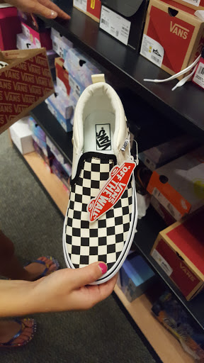 Variety Store «Five Below», reviews and photos, 19211 West Rd, Woodhaven, MI 48183, USA