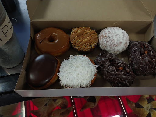 Donut Shop «Dandee Donut Factory», reviews and photos, 1900 E Atlantic Blvd, Pompano Beach, FL 33060, USA