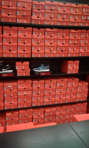 Sporting Goods Store «Nike Factory Store», reviews and photos, 6800 N 95th Ave #590, Glendale, AZ 85301, USA
