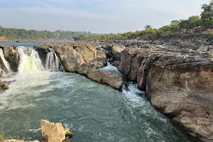 Dhuandhar Waterfall - Narmada Ropeway (Bhedhaghat side) image