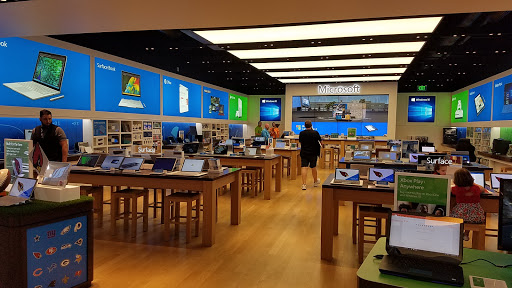Computer Store «Microsoft Store - Chandler Fashion Center», reviews and photos, 3111 W Chandler Blvd, Chandler, AZ 85226, USA