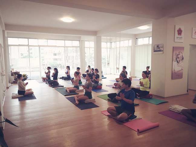 Samadhi Yoga Iyengar Perú - Centro de yoga