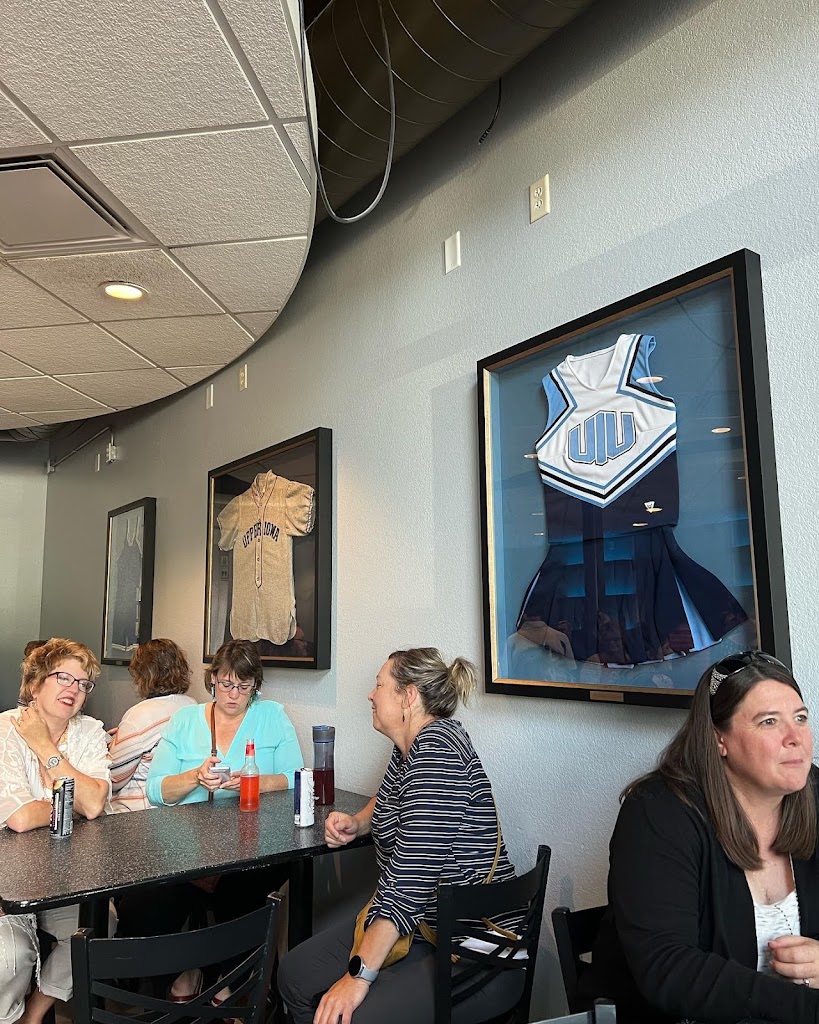 Pete's Bar and Grill 52142