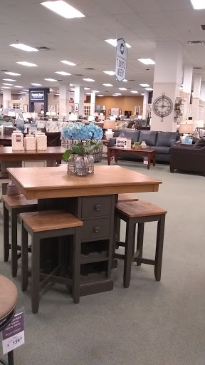 Furniture Store «Raymour & Flanigan Furniture and Mattress Store», reviews and photos, 610 Exterior Street, Bronx, NY 10451, USA