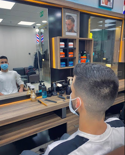 Ocean Terminal Barbers and Stylists - Barber shop