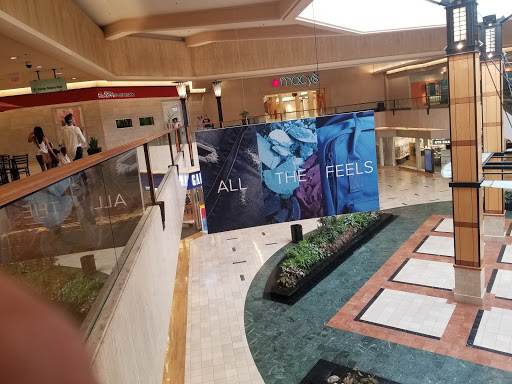 Computer Store «Apple Northbrook», reviews and photos, 1310 Northbrook Ct, Northbrook, IL 60062, USA