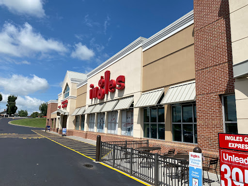 Starbucks, 3980 W Andrew Johnson Hwy, Morristown, TN 37814, USA, 