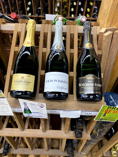 Wine Store «Parkview Wine & Spirits», reviews and photos, 229 Park Rd, West Hartford, CT 06119, USA