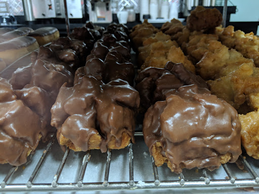 Donut Shop «Lee Donuts», reviews and photos, 124 Peterson Rd, Libertyville, IL 60048, USA