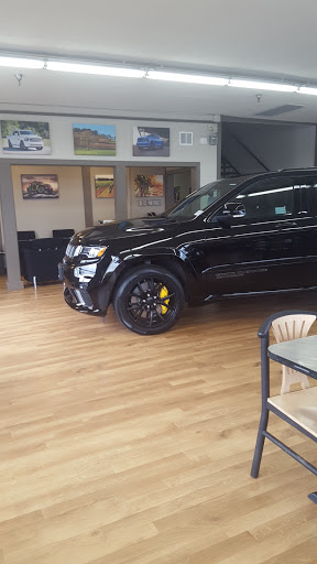 Auto Parts Store «Newberg Dodge Jeep Chrysler Ram», reviews and photos, 2809 Portland Rd, Newberg, OR 97132, USA