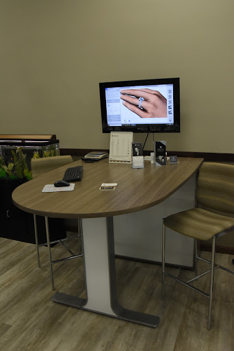 Jewelry Designer «Fiscus Diamond Jewelers», reviews and photos, 1701 SE Delaware Ave # 250, Ankeny, IA 50021, USA