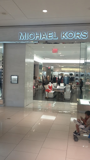 Fashion Accessories Store «Michael Kors», reviews and photos, 19575 Biscayne Blvd #153, Aventura, FL 33180, USA