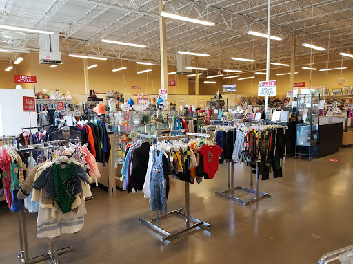 Thrift Store «St Vincent De Paul - West Broadway Thrift Store», reviews and photos, 2345 W Broadway, Eugene, OR 97402, USA