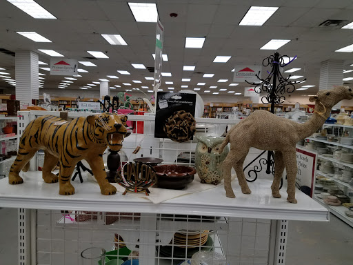 Thrift Store «Impact Thrift Stores - Feasterville», reviews and photos, 91 E Street Rd, Feasterville-Trevose, PA 19053, USA