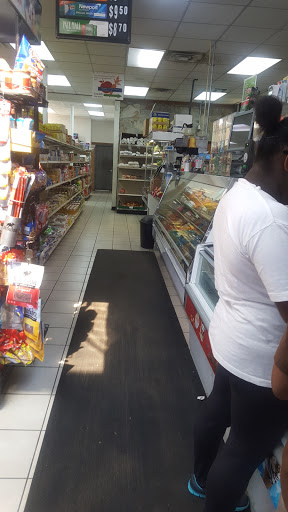 Convenience Store «Jascarli Mini Market», reviews and photos, 284 Colonial Ave, Waterbury, CT 06704, USA
