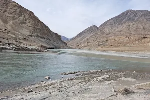 Confluence of Indus(right)and Zanskar(left) image