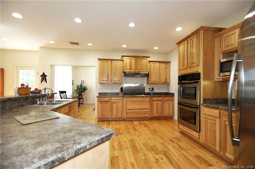 Real Estate Agency «William Raveis Real Estate - First Town», reviews and photos, 176 Broad St, Windsor, CT 06095, USA