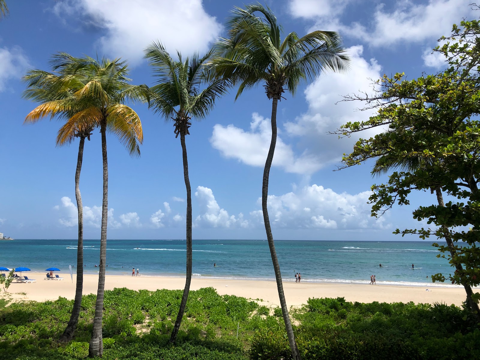 Foto di Isla Verde beach - luogo popolare tra gli intenditori del relax