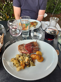 Plats et boissons du Restaurant français Les Trois Ours à Lamure-sur-Azergues - n°4