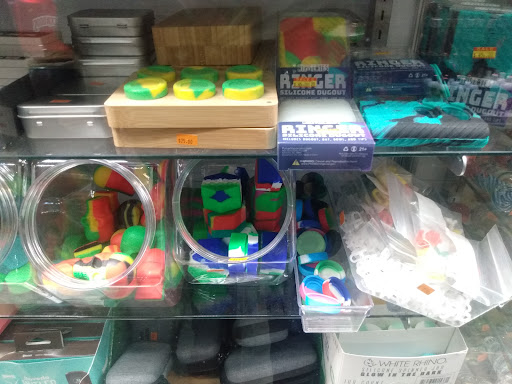 Tobacco Shop «The Cave», reviews and photos, 602 E Broadway, Alton, IL 62002, USA