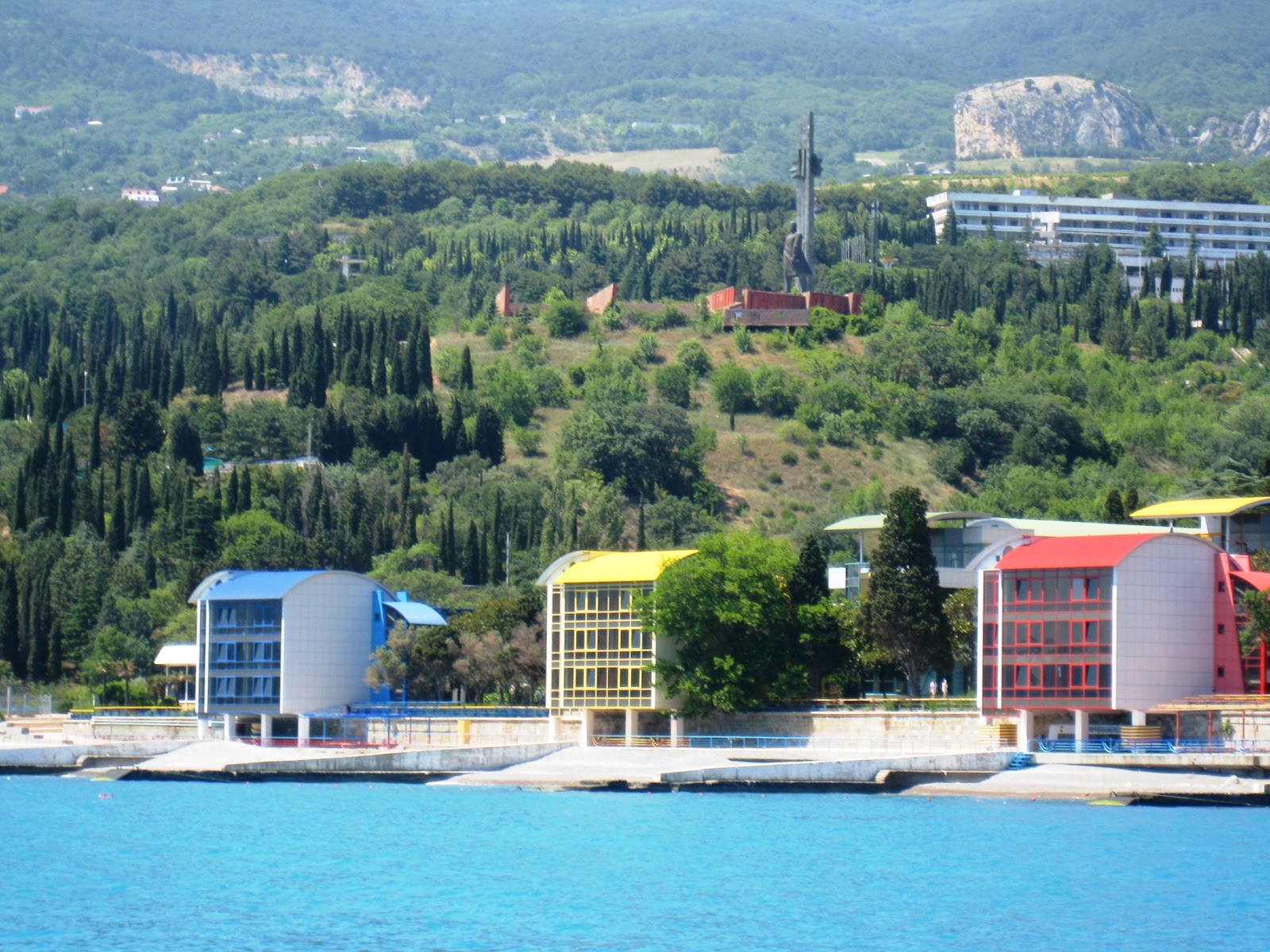 Artek beach'in fotoğrafı turkuaz saf su yüzey ile