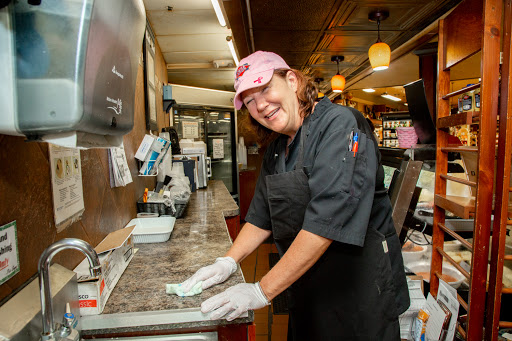 Grocery Store «Wynn’s Market», reviews and photos, 141 9th St N, Naples, FL 34102, USA