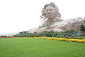 Young Mao Zedong statue image