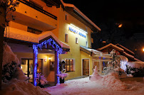 Extérieur du Restaurant Hôtel Athéna à Brides-les-Bains - n°2