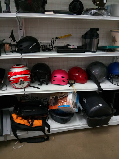 Thrift Store «Goodwill Store, Outlet Center & Donation Center», reviews and photos, 571 Hepburn Rd, Avondale, PA 19311, USA