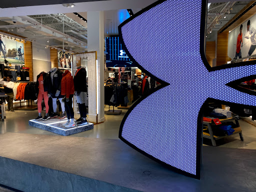 Clothing Store «Under Armour Brand House», reviews and photos, 7977 Tysons Corner Center, Tysons, VA 22102, USA