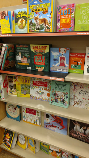 Book Store «Barnes & Noble Booksellers Crocker Park», reviews and photos, 198 Crocker Park Blvd, Westlake, OH 44145, USA