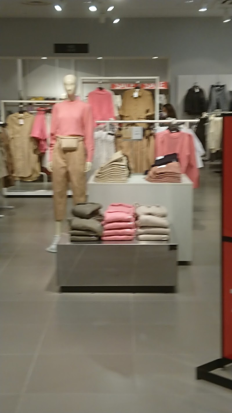 H M エイチ アンド エム イオンモール筑紫野店 福岡県筑紫野市立明寺 衣料品店 衣料品 グルコミ