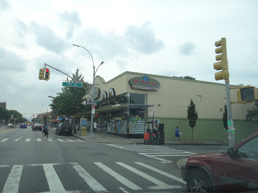 Supermarket «Mi Tierra Supermarket», reviews and photos, 8515 Roosevelt Ave, Jackson Heights, NY 11372, USA