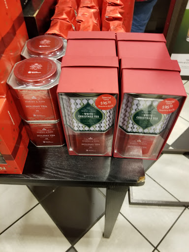 Book Store «Barnes & Noble», reviews and photos, 1980 N Dixie Hwy, Elizabethtown, KY 42701, USA