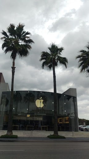 Computer Store «Apple Highland Village», reviews and photos, 4012 Westheimer Rd, Houston, TX 77027, USA